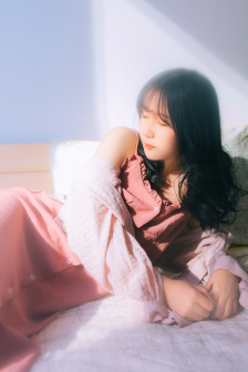 在车里疯狂的吃我奶